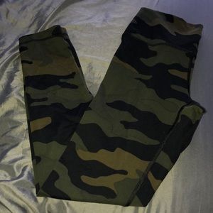 camo leggings